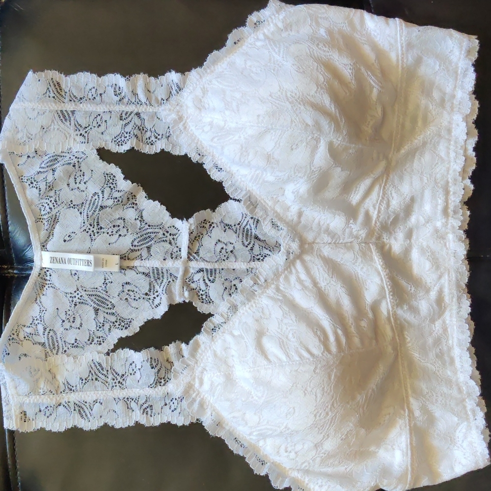 Zenana Outfitters Hourglass Stretch Lace White Bralette!🌼